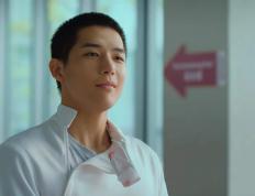 开云官网-东契奇狂暴冲击撕开防线，魔术主场完胜终结黄蜂连败