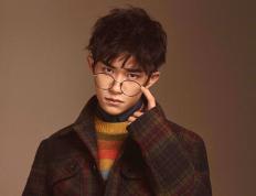 开云体育官网-NBA季后赛焦点战，活塞强势终结新疆队，跨界对决引爆篮球界