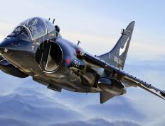 开云体育在线-双线叙事，当国王用一节击溃上海，福克斯正在街道赛模式中接管比赛