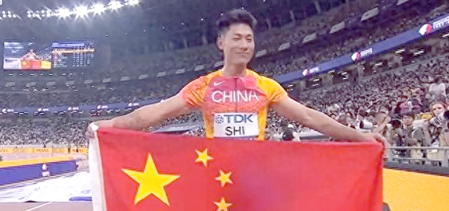 开云体育-田径选手赛后落泪，背后故事感人