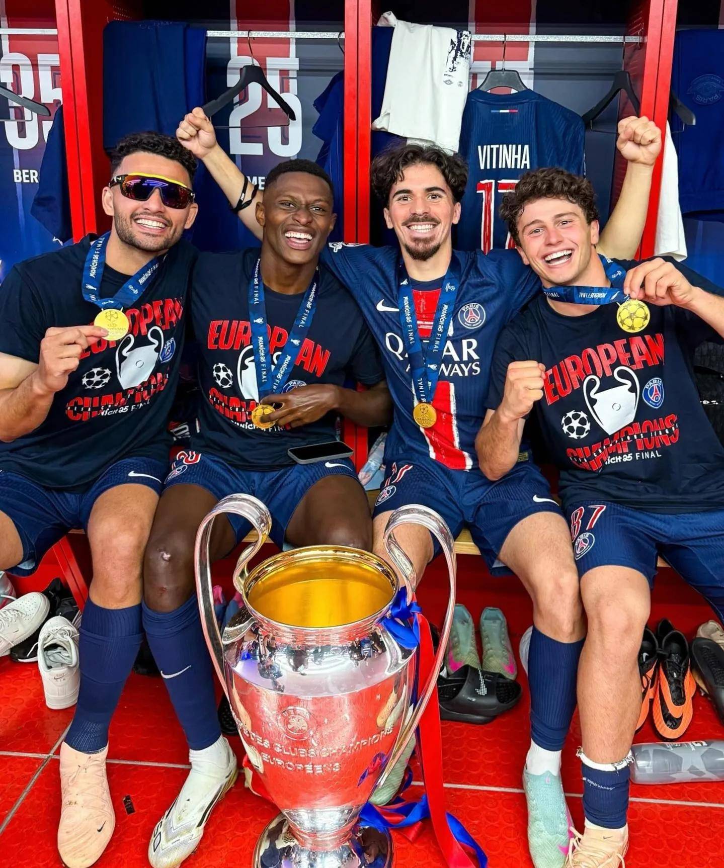 开云体育中国-足球选手发挥出色，荣膺最佳MVP