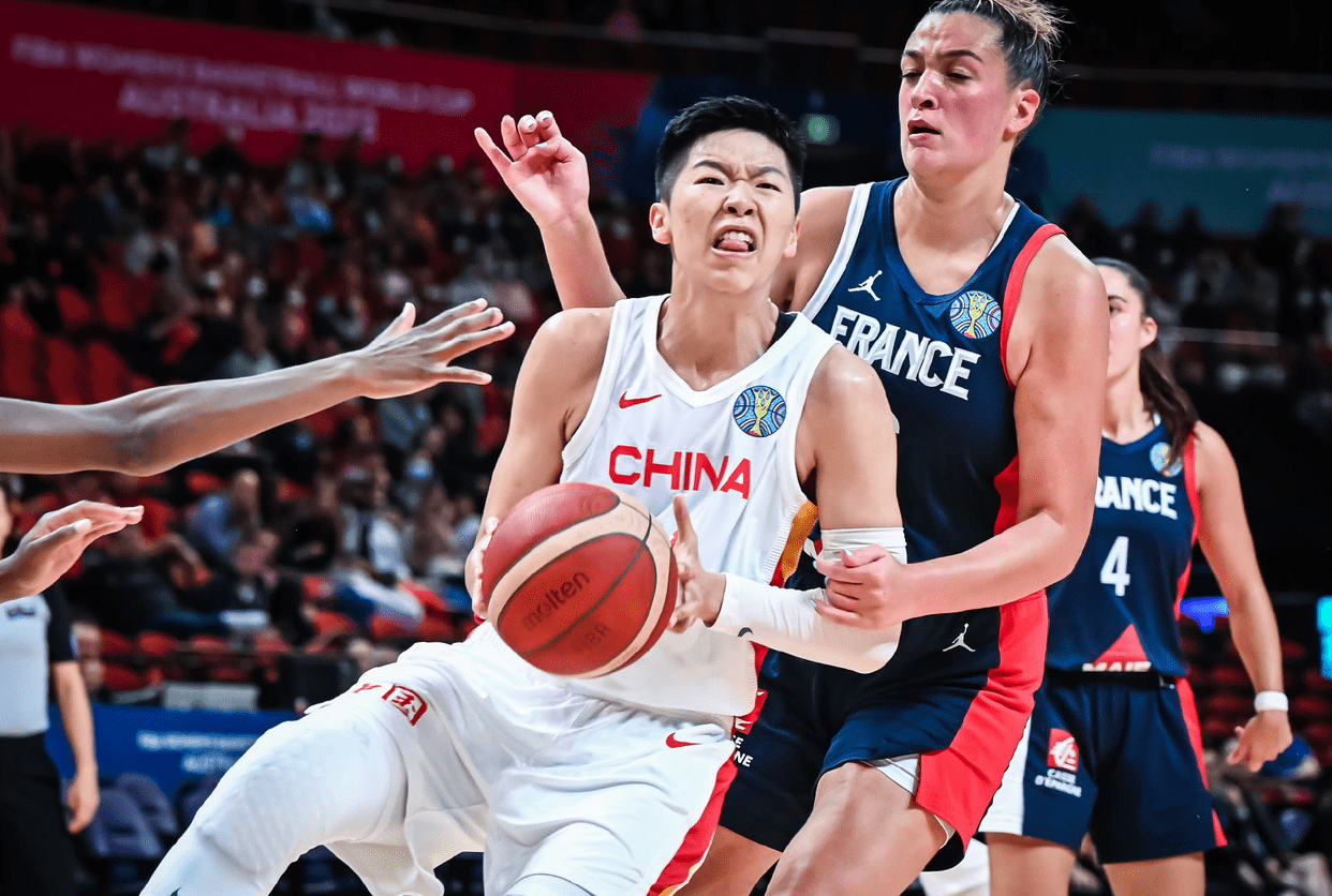 开云官网-中国队鏖战韩国队,黄鸭组合关键制胜