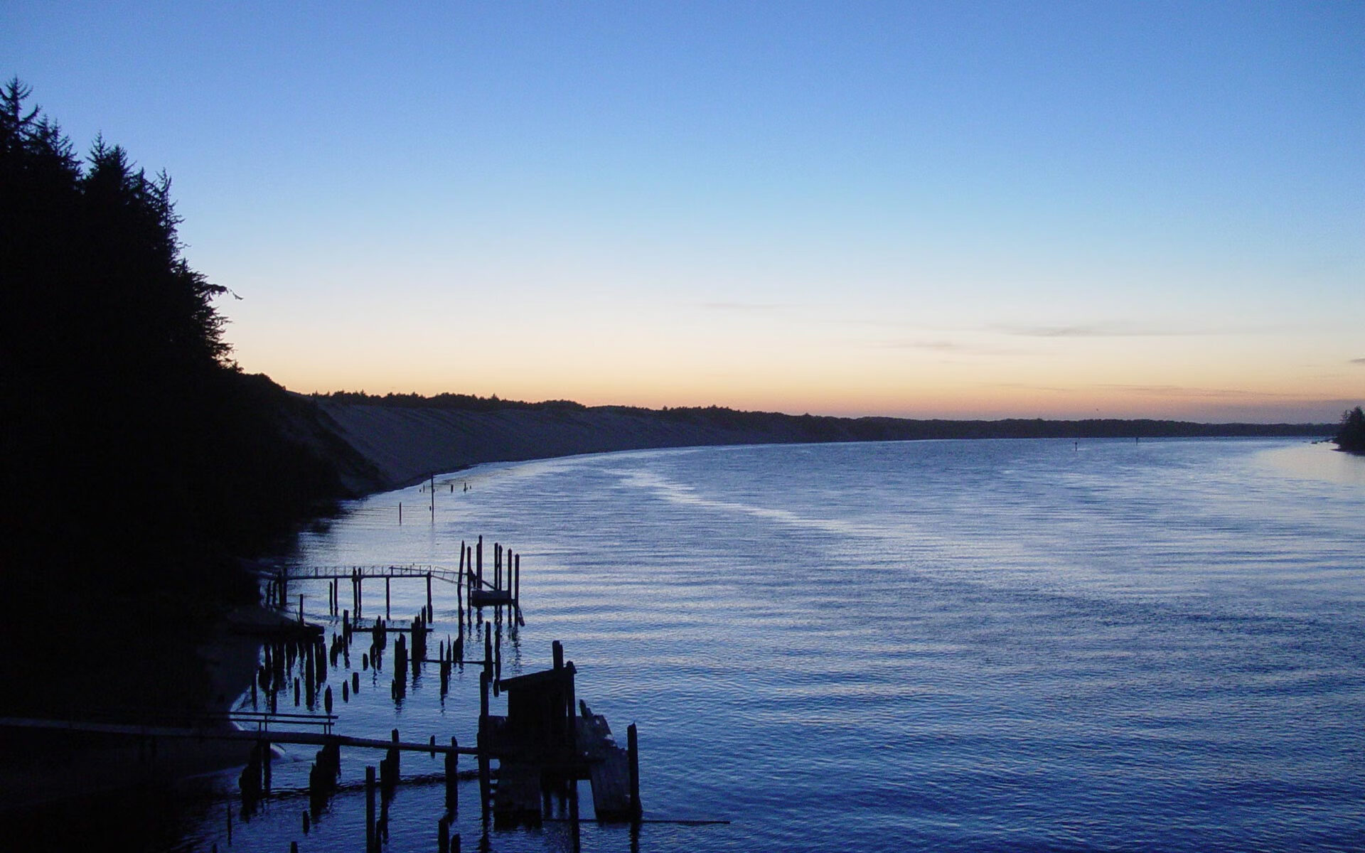 开云官网-世界排名争夺战焦点战，几内亚压哨绝杀莱比锡红牛，足坛格局再洗牌