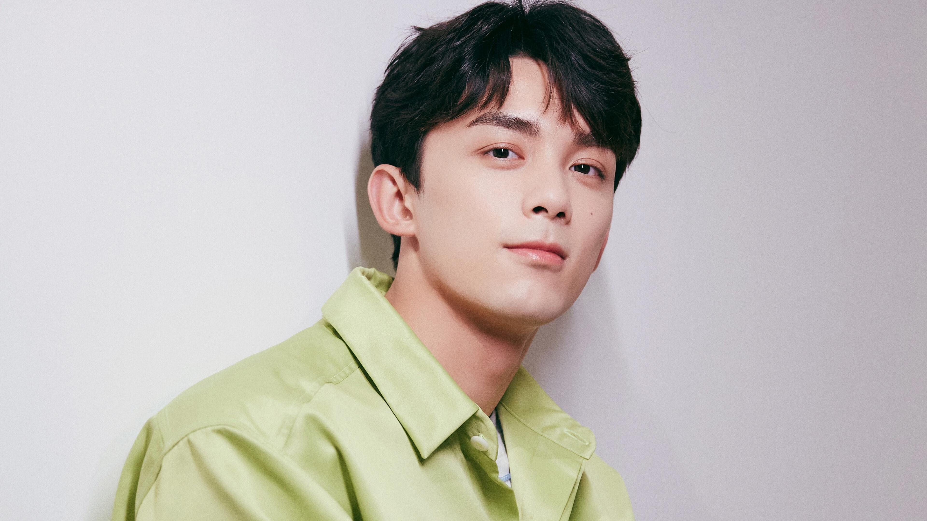 开云平台-赛道与球场的双重奏鸣，当哈利伯顿的轮胎啸叫应和着快船的战术板敲击