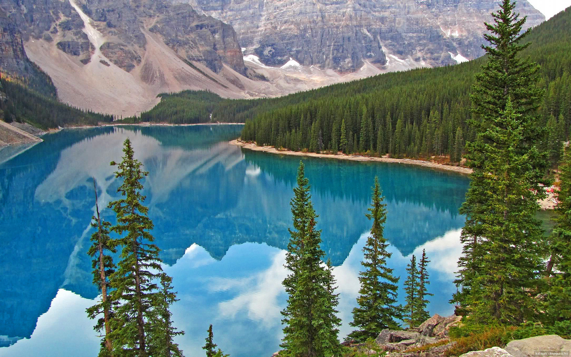 开云体育平台APP-黄蜂第三节36-18摧毁鹈鹕！爱德华兹42分打爆防线，魔鬼主场见证新王崛起