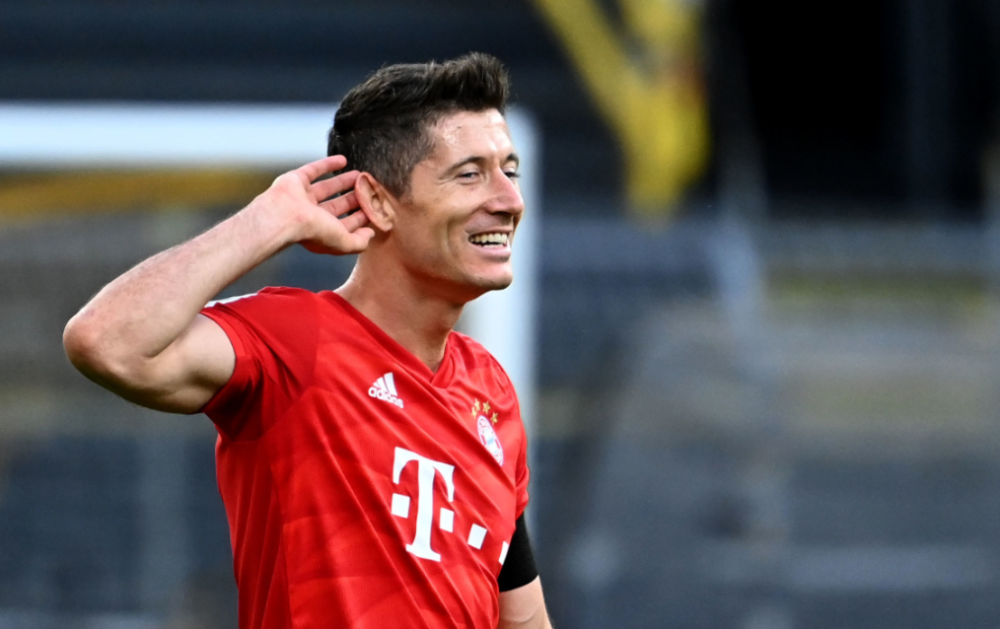 开云体育官网-德甲争冠战之夜,富安健洋主宰比赛走向